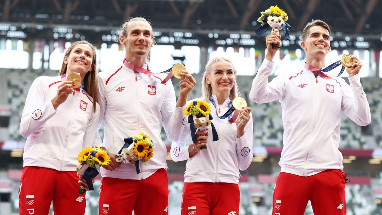 Od lewej: Natalia Kaczmarek, Karol Zalewski, Justyna Święty-Ersetic i Kajetan Duszyński (fot. Getty)