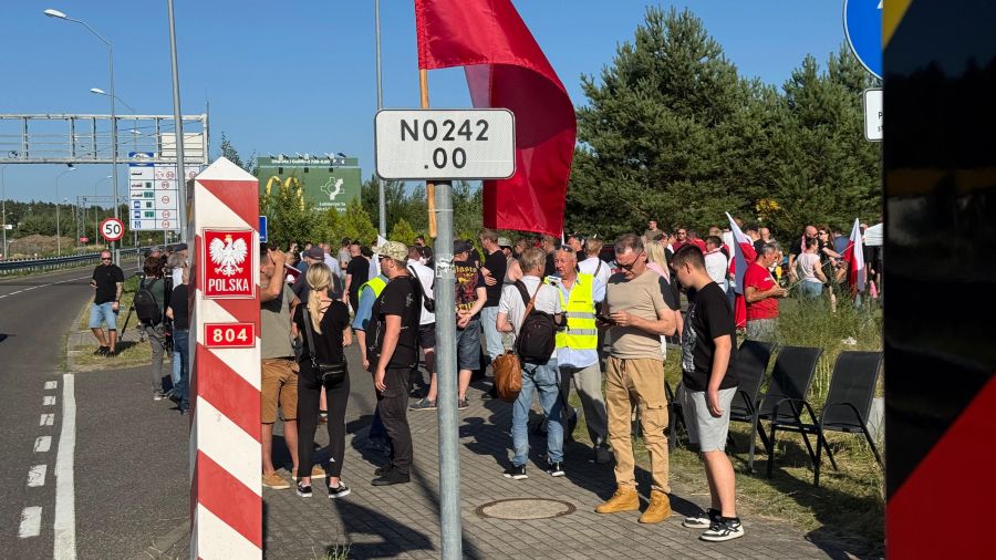 Nielegalna migracja. Protesty na granicy polsko-niemieckiej w Lubieszynie