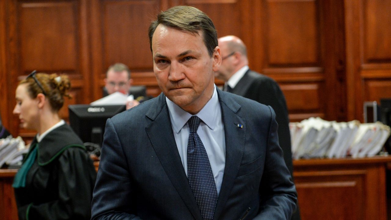 Jachowicz Sikorski Strzela Do Kaczynskiego Ale Sad Kule Nosi Tvp Info