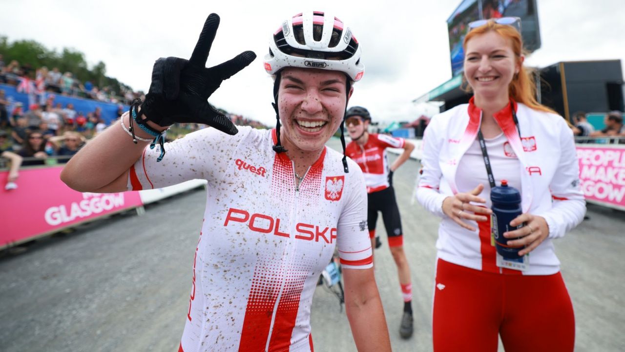 Natalia Grzegorzewska (po prawej) z medalem mistrzostw świata (fot. Getty)