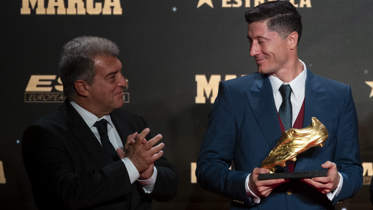 Joan Laporta i Robert Lewandowski (fot. Getty)