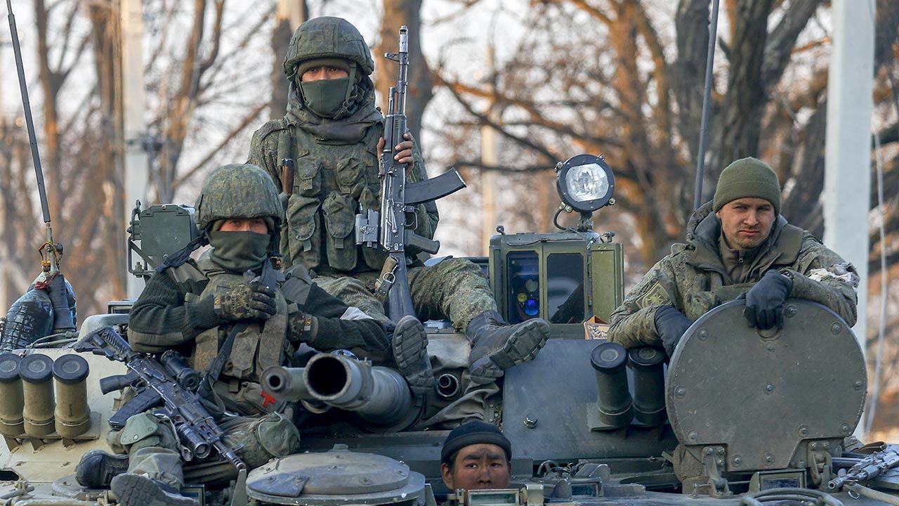 Rosyjscy żołnierze (fot.  Sefa Karacan/Anadolu Agency via Getty Images)