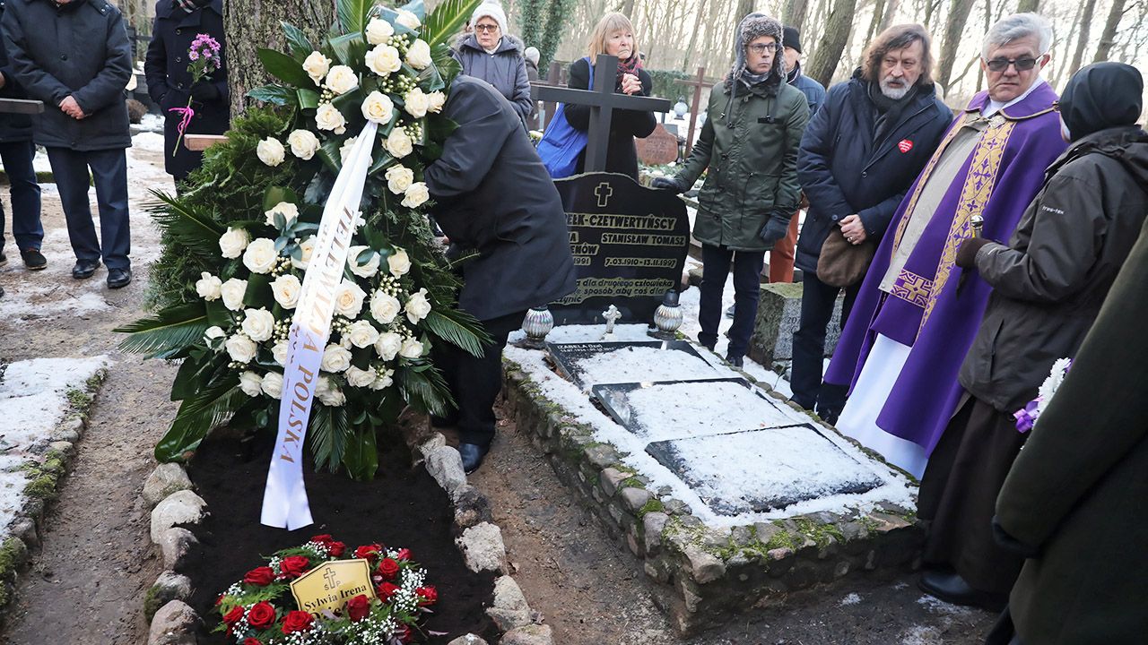 Pogrzeb dziennikarki Ireny Dziedzic. Zmarła w wieku 93 lat ...