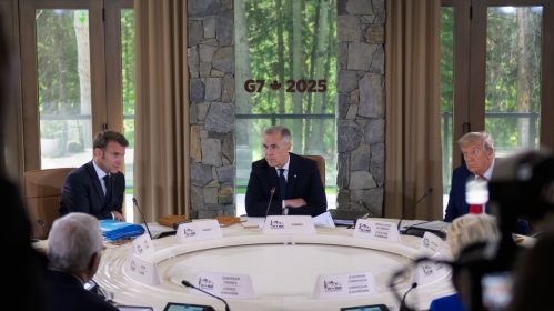  At a working session of the G7 summit in Kananaskis, Canada, French President Emmanuel Macron, Canadian Prime Minister Justin Trudeau, and U.S. President Donald Trump discussed the issue. Kananaskis, Canada, June 16, 2025." Photo: Canada.ca
