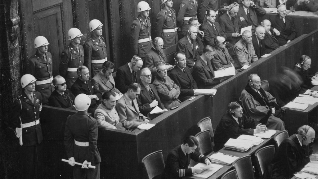 Międzynarodowy Trybunał Wojskowy w Norymberdze skazał na śmierć lub więzienie 19 nazistowskich zbrodniarzy. Trzech oskarżonych zostało uniewinnionych, siedmiu nie osądzono. Fot. Wikimedia/ domena publiczna