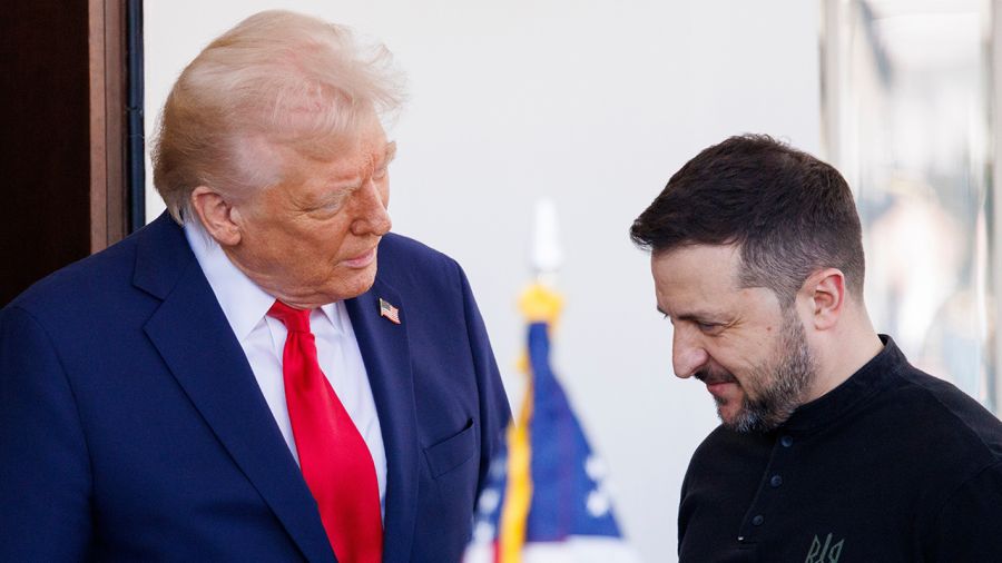 Donald Trump i Wołodymyr Zełenski rozmawiali telefonicznie w czwartek (fot. Shutterstock/Joshua Sukoff).