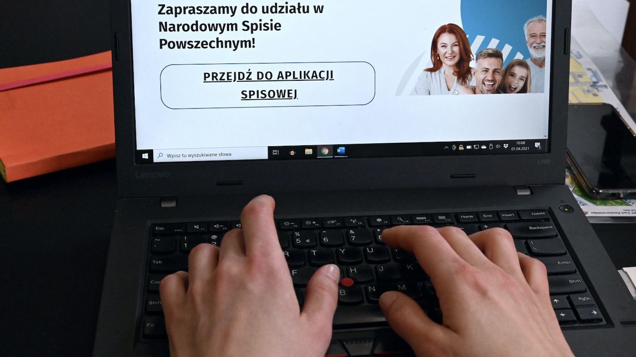 Formularz internetowy to niejedyna możliwość wzięcia udziału w spisie powszechnym (fot. PAP/Marcin Bielecki) Formularz internetowy to niejedyna możliwość wzięcia udziału w spisie powszechnym (fot. PAP/Marcin Bielecki)