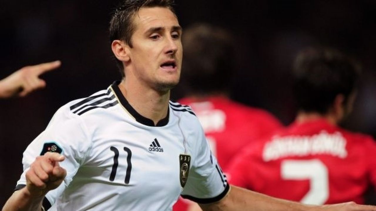 Miroslav Klose myśli o przenosinach do Rzymu (fot. PAP/EPA)