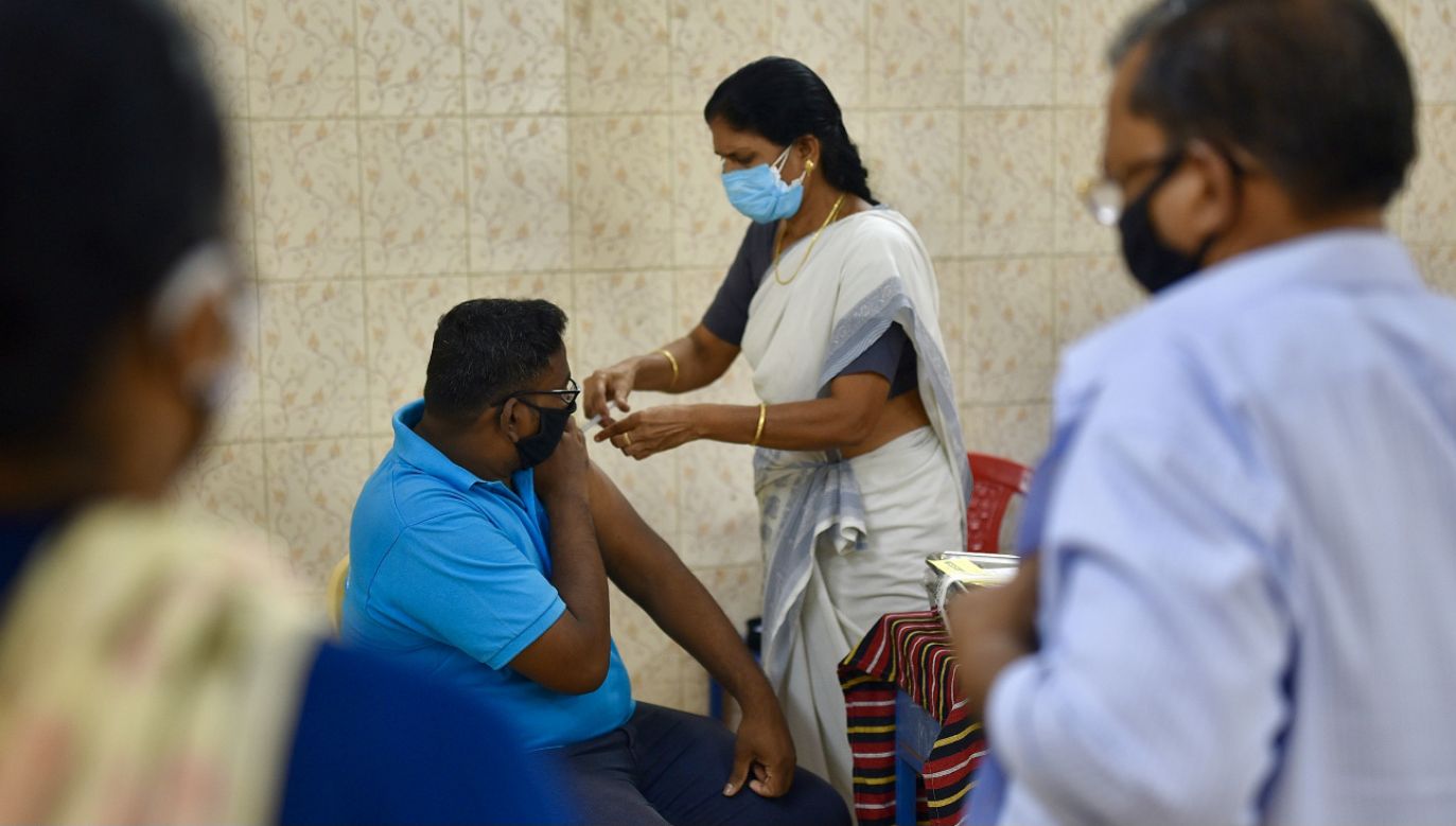 Indyjski wariant koronawirusa staje się dominujący (fot. PAP/EPA/IDREES MOHAMMED)