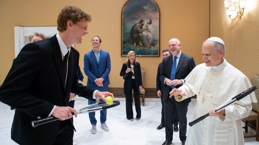 Papież jest fanem tenisa (fot. Vatican MediaVatican Pool - Corbis/Getty Images)