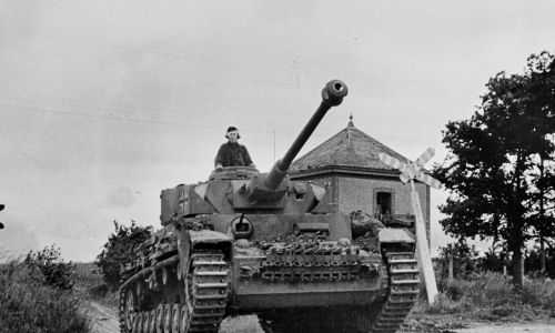 Немецкий танк Panzer IV-G на Нормандском фронте в 1944 году. Фото: Roger Viollet via Getty Images