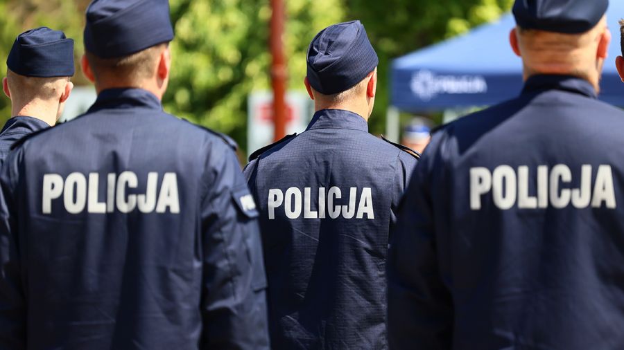Policjantów powalił zjadliwy norowirus (fot. Shutterstock/FotoDax)