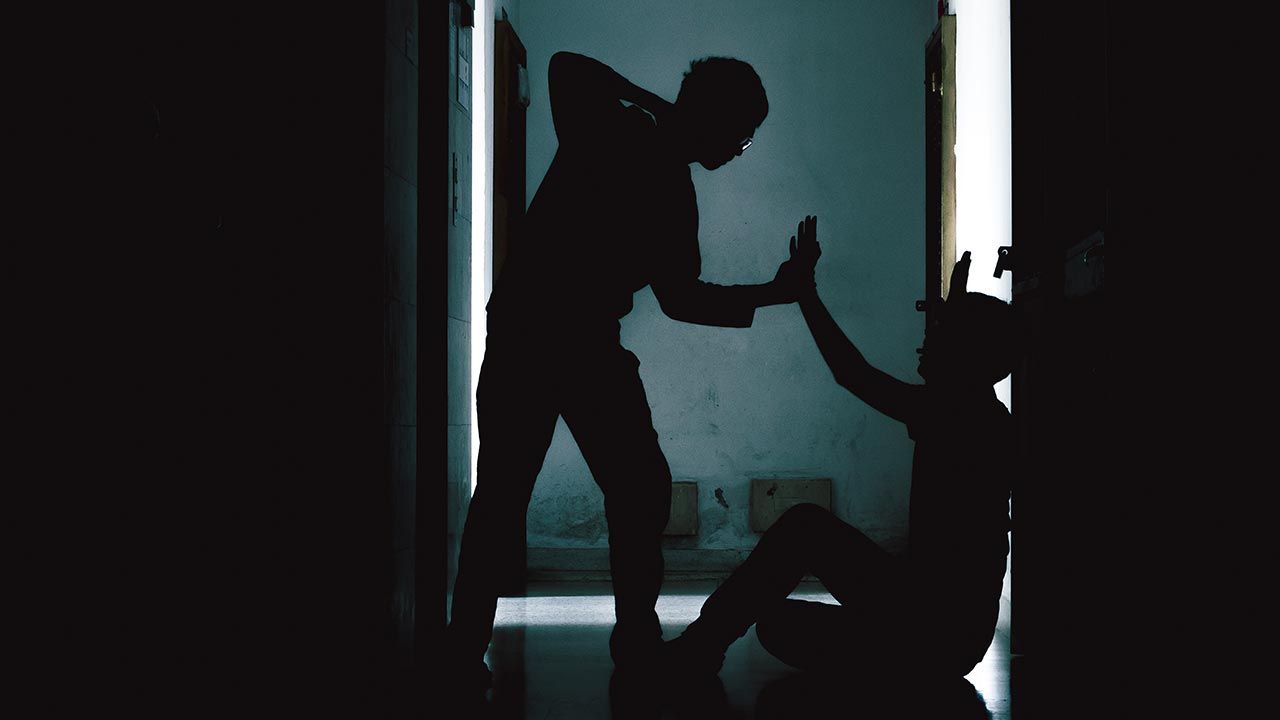 Okradli swoją ofiarę nawet z chusteczek (fot. Shutterstock/neotemlpars) Okradli swoją ofiarę nawet z chusteczek (fot. Shutterstock/neotemlpars)