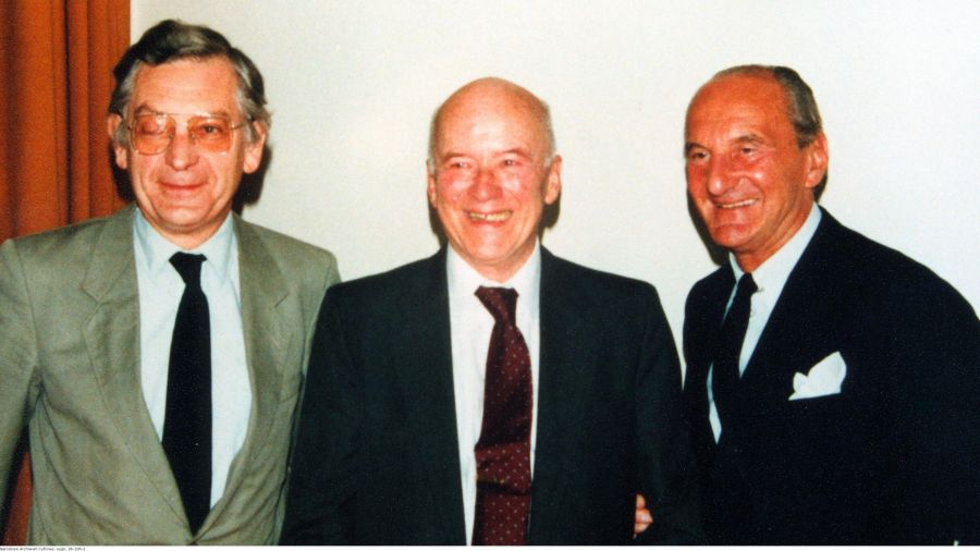 Rok 1987. Dyrektorzy Rozgłośni Polskiej Radia Wolna Europa. Od lewej: Zdzisław Najder, Jan Nowak-Jeziorański, Zygmunt Michałowski. Fot. NAC