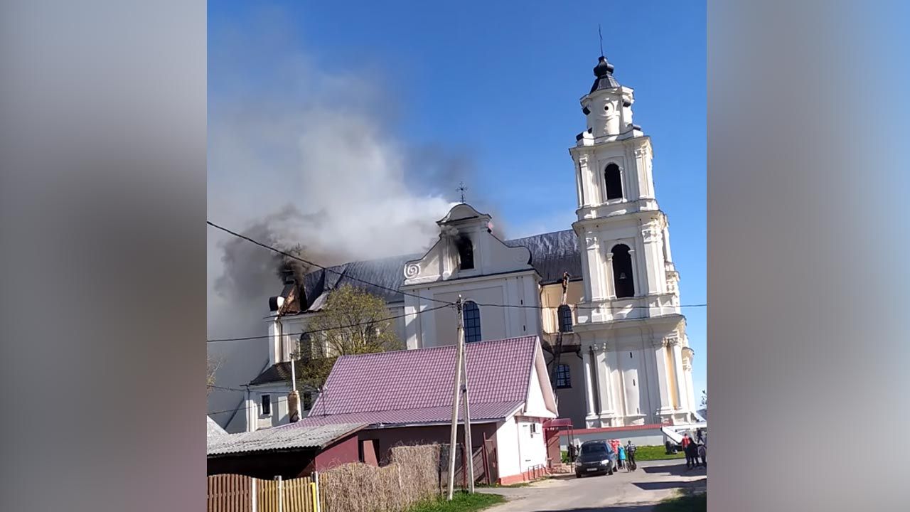W czasie pożaru w kościele nie było parafian (fot. YouTube/ catholicby) W czasie pożaru w kościele nie było parafian (fot. YouTube/ catholicby)