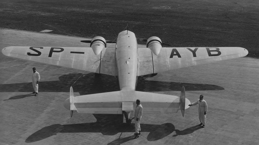 W katastrofie z 11 listopada 1937 roku rozbił się samolot tego typu: Lockheed L-10 Electra – amerykański dwusilnikowy, śmigłowy samolot pasażerski. Fot. NAC/IKC