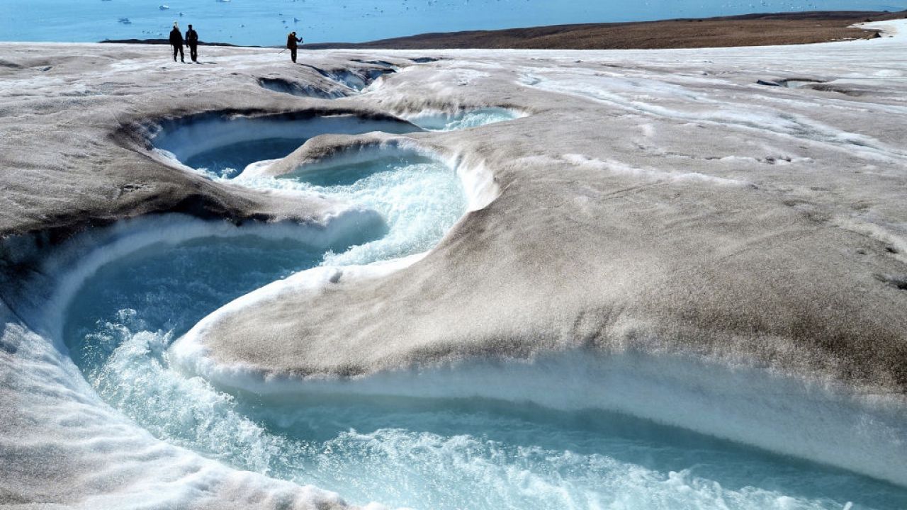 Grenlandzki lodowiec zajmuje powierzchnię 1,7 mln km kw. (fot. A.Shimbun/Getty Images)