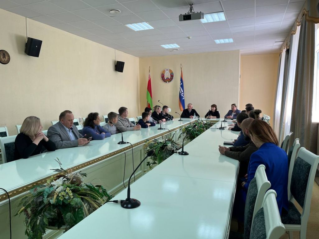 Дзеці з самаабвешчаных «ДНР» і «ЛНР» прыбылі ў адзін з санаторыяў Магілёўскай вобласці. (Фота: mogilevnewsby / Telegram)