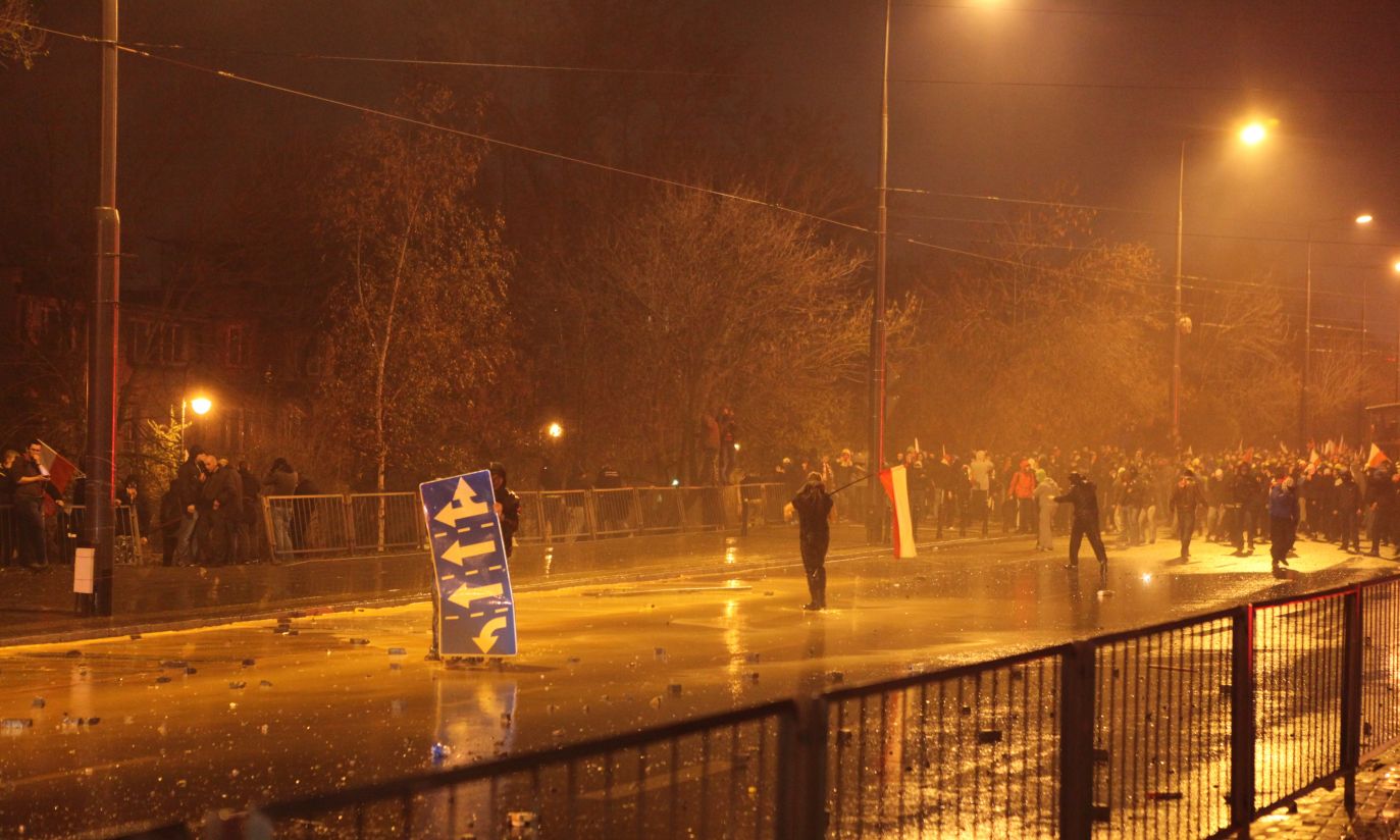 Marsz Niepodległości i zadymy w Warszawie
