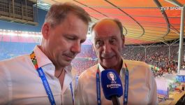 Grzegorz Mielcarski i Dariusz Szpakowski (fot. TVP)