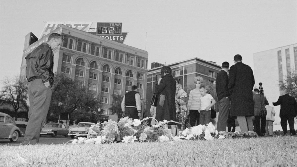 Teksańska Składnica Podręczników. To stąd rzekomo Lee Harvey Oswald strzelał do prezydenta Kennedy'ego. Fot. Bettmann/ Getty Images