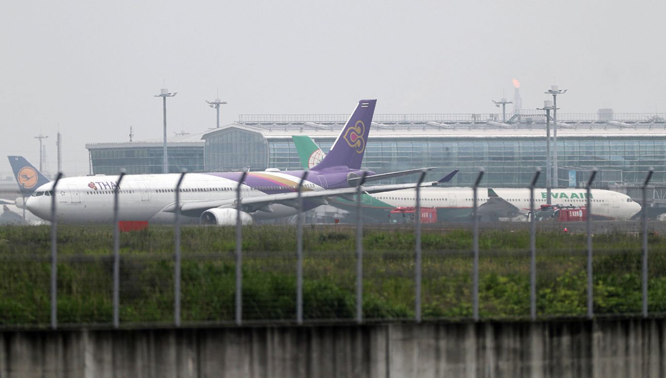 Dwa samoloty, które zderzyły się na lotnisku Haneda (fot. PAP/EPA/JIJI PRESS)