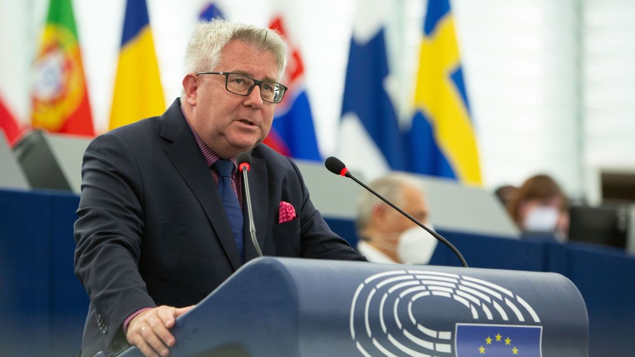 Ryszard Czarnecki o granicy Polski z Białorusią (fot. European Union 2021, EP, Mathieu CUGNOT)