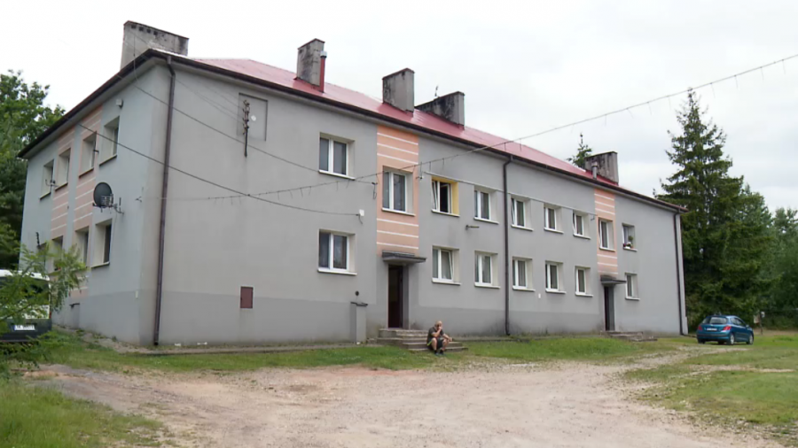 Mieszkańcy Siedlec nie dowierzają. Zaczęły się wyczekiwane od lat remonty bloków komunalnych