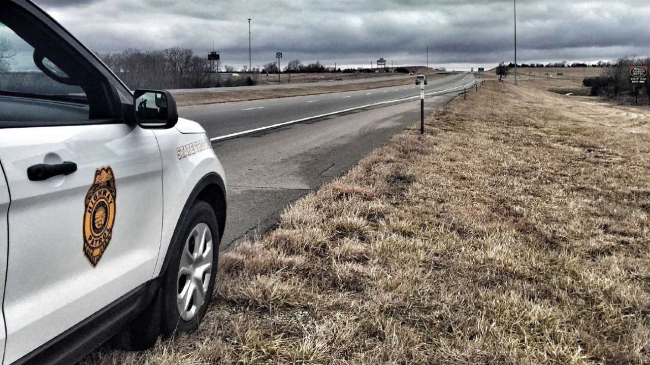 23-latek został zatrzymany po godzinnym pościgu (fot. Kansas Highway Patrol) 23-latek został zatrzymany po godzinnym pościgu (fot. Kansas Highway Patrol)