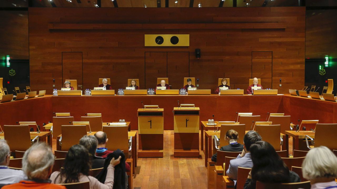 TSUE stanowczo o "polskich obozach". Anna Kwiecień oburzona (EPA/JULIEN WARNAND, PAP/EPA. TSUE stanowczo o "polskich obozach". Anna Kwiecień oburzona (EPA/JULIEN WARNAND, PAP/EPA.