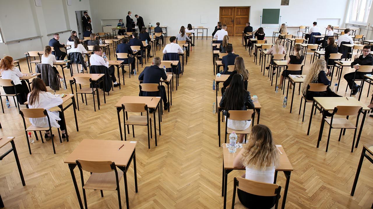 Terminy egzaminów zewnętrznych w 2021 r. są zgodne z wcześniejszym harmonogramem (fot. PAP/Lech Muszyński)
