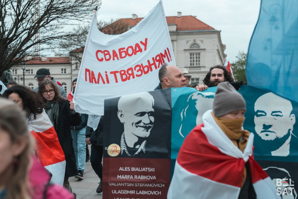 Здымак мае ілюстрацыйны характар. Шэсце «Чарнобыльскі шлях» на ўгодкі выбуху ЧАЭС. Варшава, Польшча. 26 красавіка 2023 года. (Фота: Міра Ляселішская / Белсат)