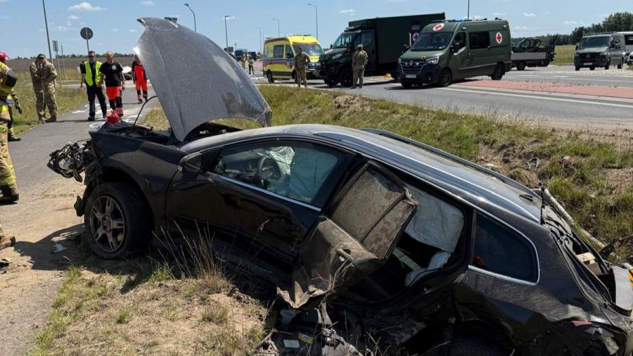 Powidz - wypadek amerykańskiego żołnierza – ranni (fot. st. str. Jacek Sobczak)