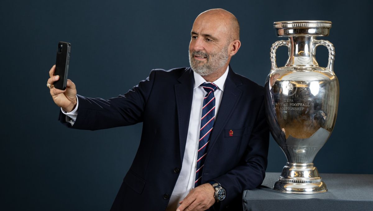 Michał Probierz podczas oficjalnej sesji dla uczestników Euro 2024 (fot. Getty). Michał Probierz podczas oficjalnej sesji dla uczestników Euro 2024 (fot. Getty).