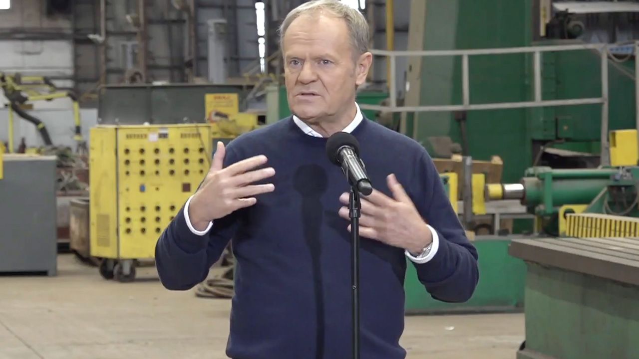Zamiast kotłów sprzęt dla wojska. Premier: Praca dla ponad 500 osób