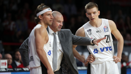 Mike Taylor miał bardzo dobry kontakt z zawodnikami Hamburg Towers (fot. Getty)