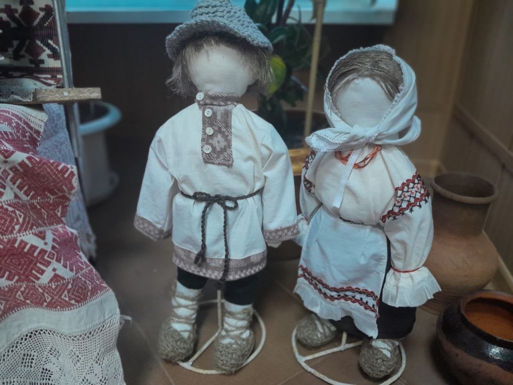 Безаблічныя лялькі, як і кандыдаты на гэтых выбарах. Фота: Министерство культуры Республики Беларусь / Telegram 