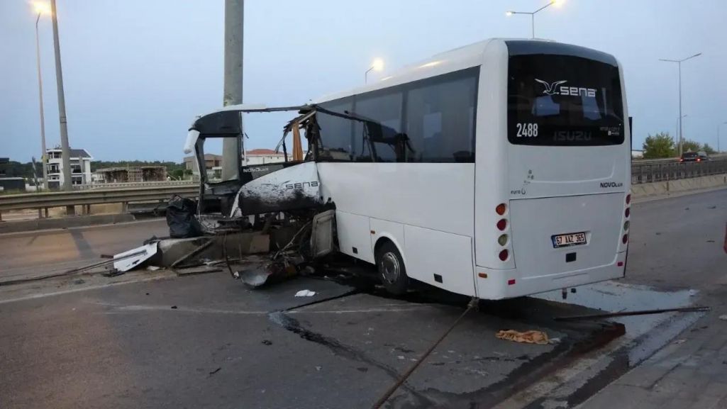 Аварыя з турыстычным аўтобусам. Манаўгат, Турцыя. 3 ліпеня 2024 года. (Фота: Nehir.net)