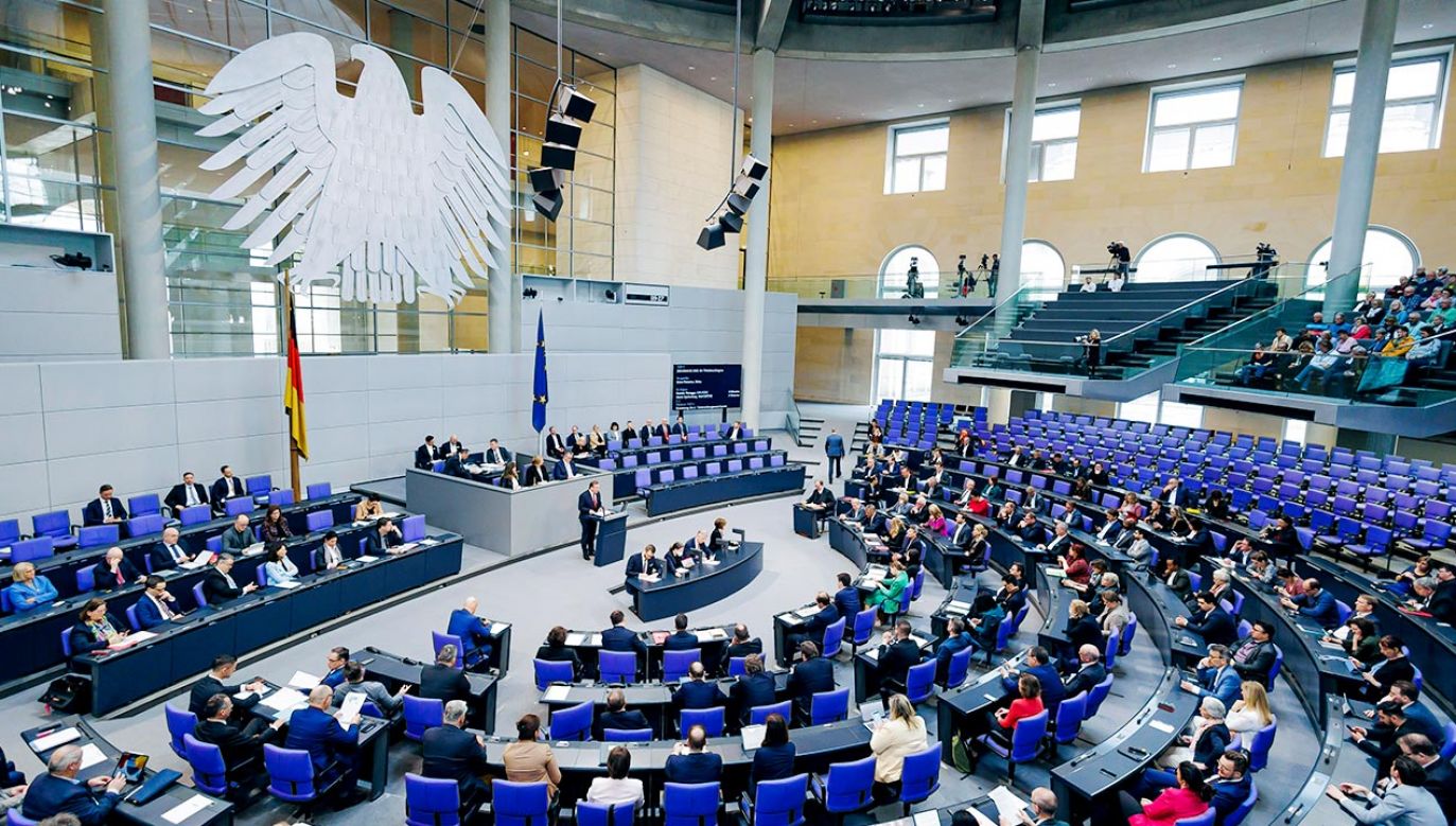 Liczba posłów w Bundestagu zmniejszy się z 736 do 630 (fot. Thomas Trutschel/Photothek via Getty Images)