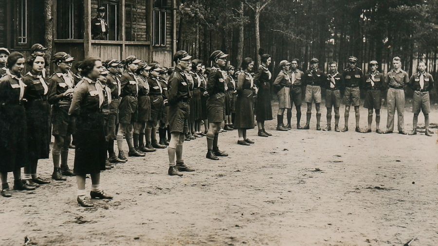 Członkowie Betaru podczas obozu letniego w Zakopanem. Fot. Wikimedia