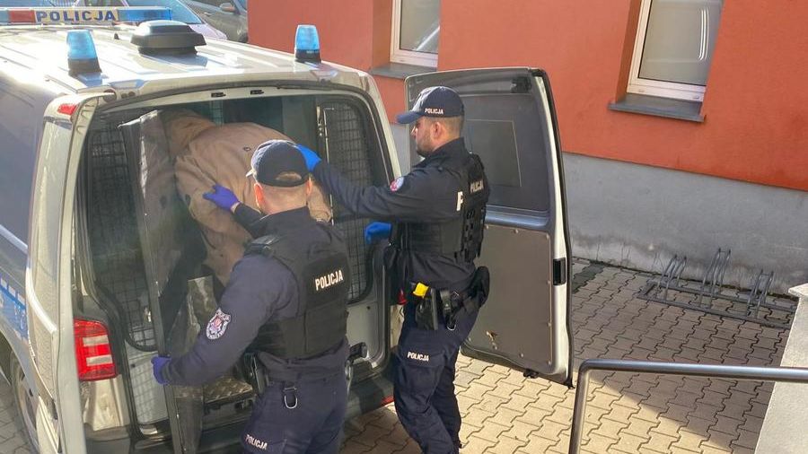 Wolsztyn, Nowe Tłoki, 29-letni kierowca zatrzymany za jazdę z zakazem prowadzenia (fot. KPP Wolsztyn)