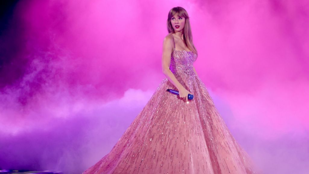 Pierwszy profesjonalny album Taylor Swift wydała w 2006 roku, uplasował się on na znakomitym piątym miejscu na liście Billboard 200 i mieścił się w notowaniu aż do 2009 roku. Fot. John Shearer/Getty Images