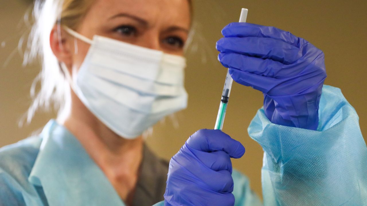 Szczepionka na COVID-19 będzie produkowana w Polsce (fot. Beata Zawrzel/NurPhoto via Getty Images)