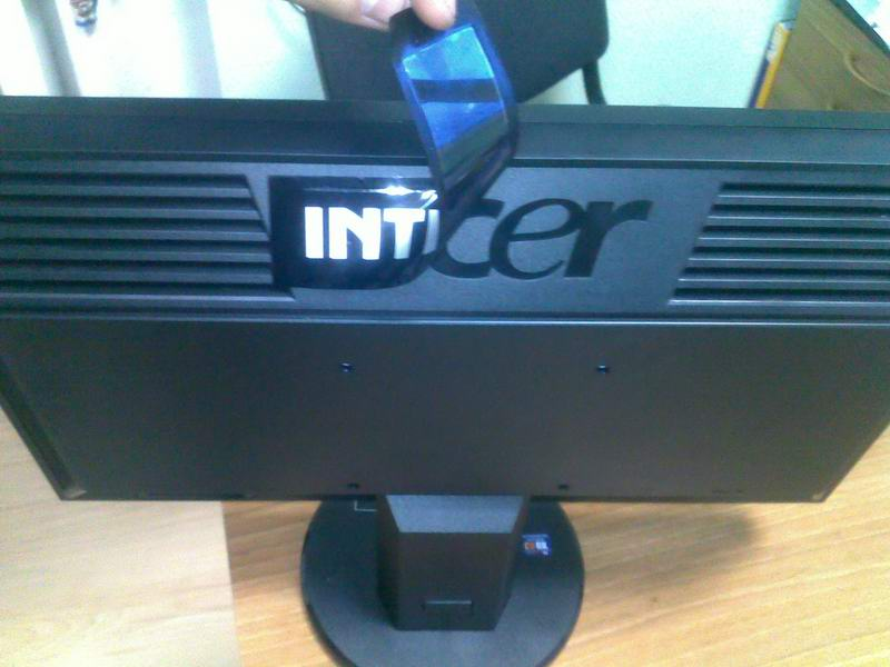 Манітор «Intagral», які аказаўся маніторам «Acer». 2009 год. Фота: Fordclub.by 