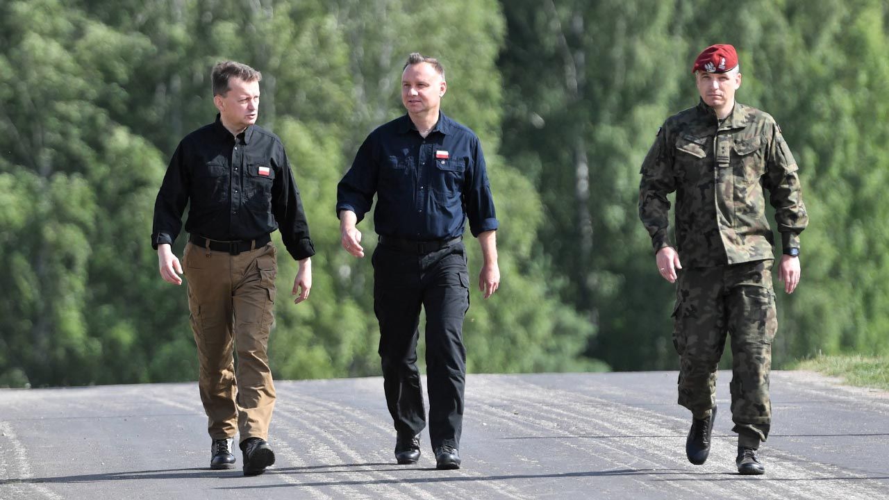Wojsko otrzyma kolejnych 18 tys. sztuk karabinków MSBS Grot (fot. PAP/Marcin Bielecki) Wojsko otrzyma kolejnych 18 tys. sztuk karabinków MSBS Grot (fot. PAP/Marcin Bielecki)