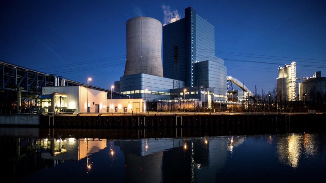 Opalana węglem kamiennym elektrownia Datteln 4 powstała w Zagłębiu Ruhry (fot. Lukas Schulze/Getty Images) Opalana węglem kamiennym elektrownia Datteln 4 powstała w Zagłębiu Ruhry (fot. Lukas Schulze/Getty Images)