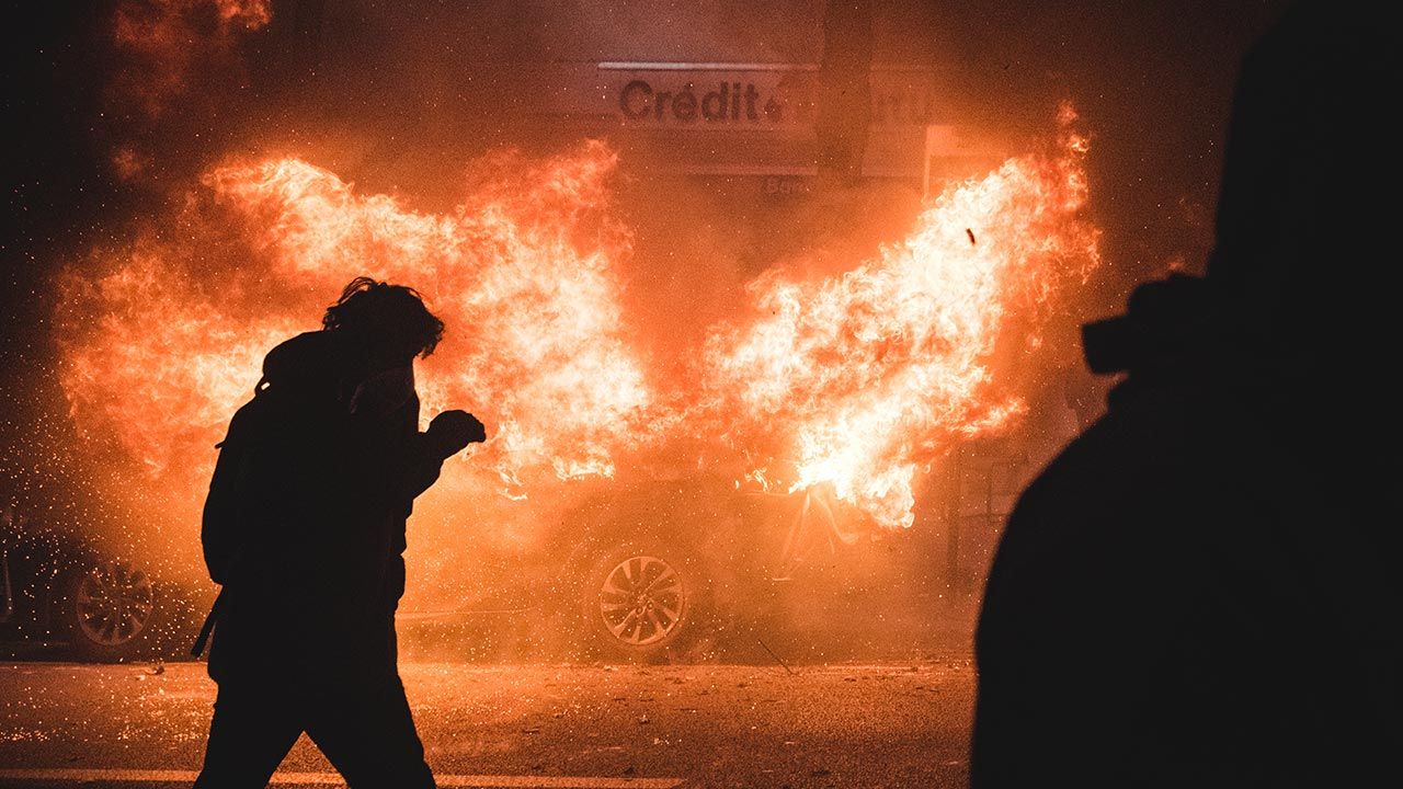 Aresztowano blisko 400 osób, ale władze Francji są zadowolone (fot. Samuel Boivin/NurPhoto via Getty Images; zdjęcie ilustracyjne)